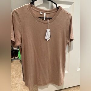 NWT Women’s Travis Mathew Top